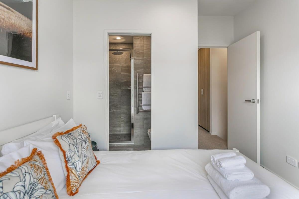 Fresh & Sleek Grey Lynn Unit With Private Patio Apartment โอ๊คแลนด์ ภายนอก รูปภาพ