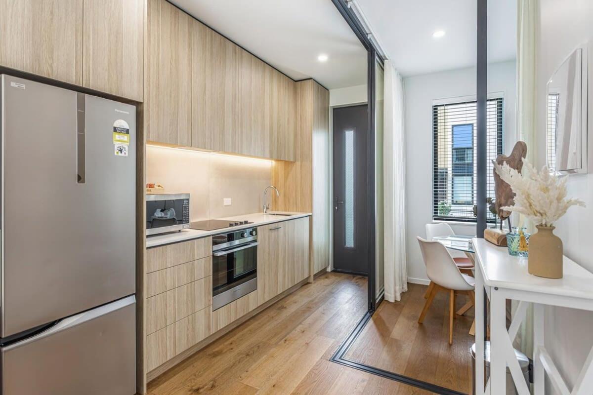 Fresh & Sleek Grey Lynn Unit With Private Patio Apartment โอ๊คแลนด์ ภายนอก รูปภาพ