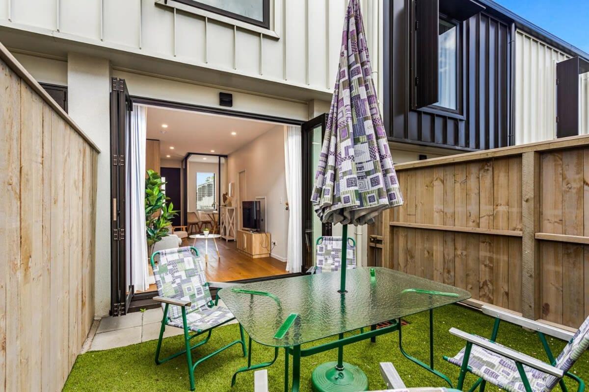 Fresh & Sleek Grey Lynn Unit With Private Patio Apartment โอ๊คแลนด์ ภายนอก รูปภาพ